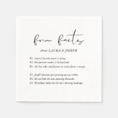 Moderne Skript-Fun-Facts-Hochzeit Serviette (Vorderseite)