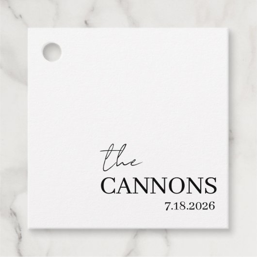 Moderne Skript-Hochzeit Personalisierter Name Datu Geschenkanhänger (Vorderseite)