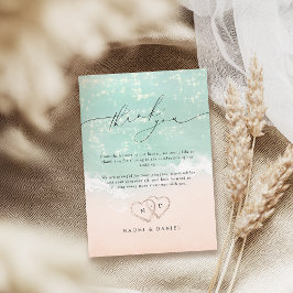 Moderne Skriptanhöre in der Hochzeit am Sandstrand Dankeskarte