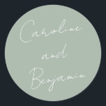 Moderne Skripthandschrift Hochzeit Dusty Sage Runder Aufkleber<br><div class="desc">Modernes Script Handwriting Wedding Boho Dusty Sage Green Classic Round Sticker</div>