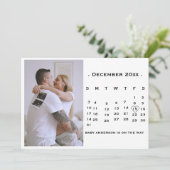Moderne Skriptkalender Schwangerschaftsankündigung Ankündigung (Stehend Vorderseite)
