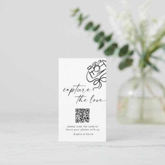 Moderne SkriptWedding Capture the Liebe QR Code Begleitkarte (Stehend Vorderseite)