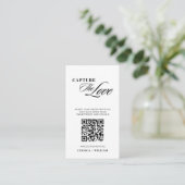 Moderne SkriptWedding Capture the Liebe QR Code Begleitkarte (Stehend Vorderseite)