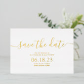 Moderne SkriptWedding Save the Date Folieneinladung (Stehend vorne)