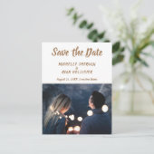 Moderne SkriptWedding Save the Date Foto Ankündigungspostkarte (Stehend Vorderseite)