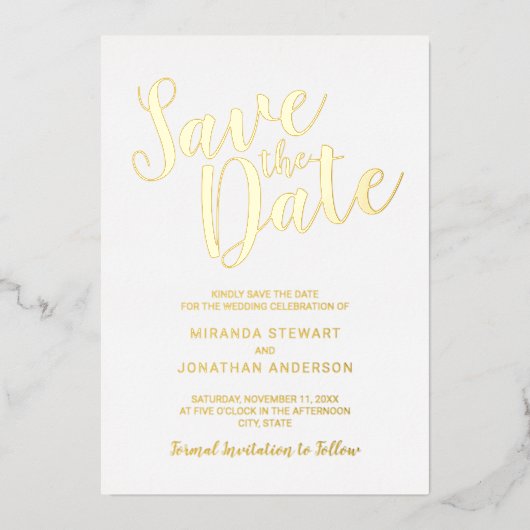 Moderne SkriptWedding Save the Date Gold Folieneinladung (Vorderseite)