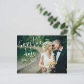 Moderne SkriptWedding Save the Date Postcard Ankündigungspostkarte (Stehend Vorderseite)