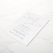 Moderne SkriptWedding Save the Date Silver Folieneinladung (Gedreht)