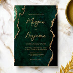 Moderne Smarald Green Agate Script Wedding Einladung<br><div class="desc">Diese elegante Hochzeitseinladung zeigt ein Hintergrundbild des smaragdgrünen Aquarelles,  bestickt mit Imitaten goldenen Glitzer. Der anpassbare Text kombiniert goldfarbene moderne Handschrift,  Copperplate und kursiven Schriftart. Die Rückseite ist mit einem smaragdgrünen und goldgelben Agate Design abgestimmt.</div>