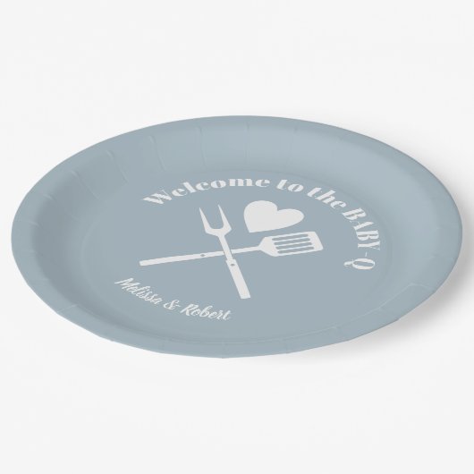 Moderne Solid Blue BABY-Q Baby Shower GRILLEN Pappteller (Schrägansicht)