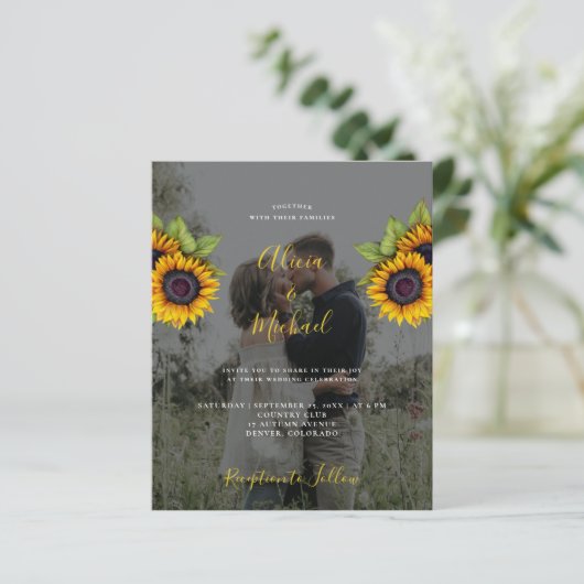 Moderne Sonnenblumen Foto Einladung (Stehend Vorderseite)