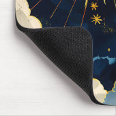 Moderne Sonnenstrahlen und blaue Wolken Mousepad (Ecke)