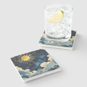Moderne Sonnenstrahlen und blaue Wolken Steinuntersetzer (Seitenansicht)