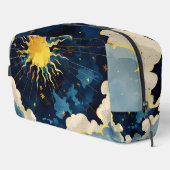 Moderne Sonnenstrahlen und blaue Wolken Waschbeutel (Rechte Ecke)