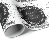 Moderne Spooky Vibes nur Schwarz-Weiß Halloween Geschenkpapier (Rolleneckpunkt)
