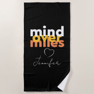 Moderne Sportmotivation Fette Farbige Typografie Strandtuch