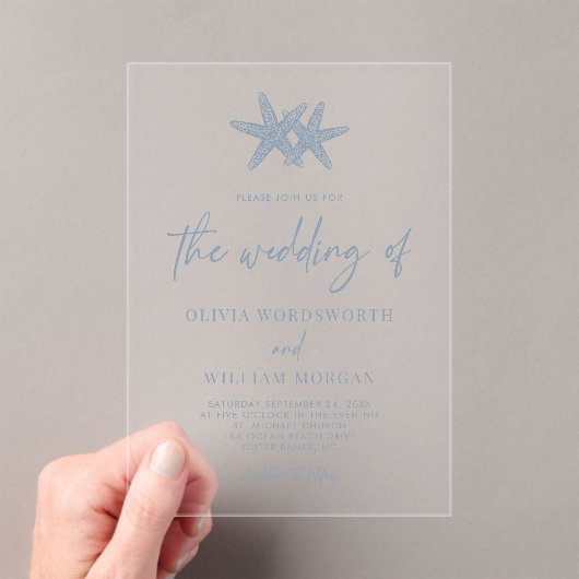 Moderne Starfish Beach Script Dusty Blue Wedding Acryleinladungen (Insitu (Handheld))
