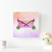 Moderne Stilelemente, rosafarbene Büterfly, grüne Quadratische Wanduhr (Zuhause)