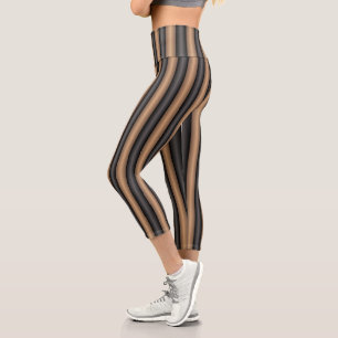 Moderne, stilvoll getoastete braune Streifen mit T Capri Leggings