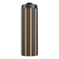 Moderne, stilvoll getoastete braune Streifen mit T