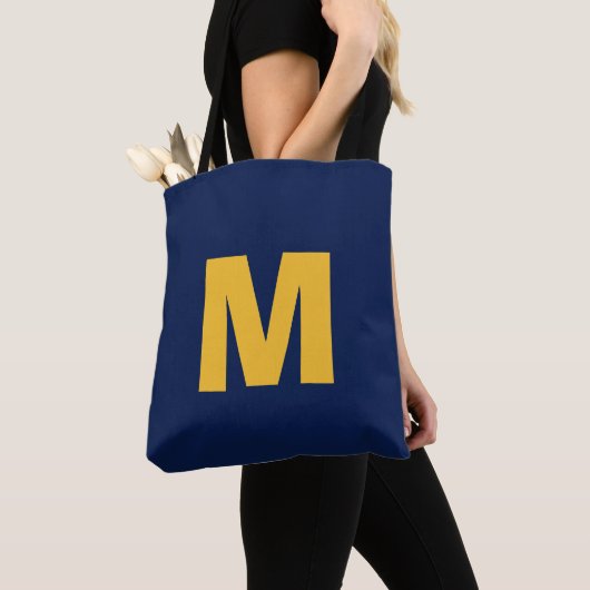 Moderne stilvolle gelbe und blaue Monogrammanfangs Tasche (Von Nahem)