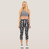 Moderne, stilvolle Gray & Black Classic Capri Leggings (Vorderseite)