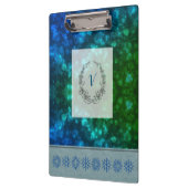 Moderne, stilvolle Mongram Winterschneeflocken Klemmbrett (Links)