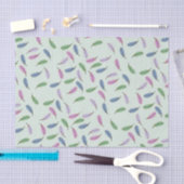 Moderne stilvolle pastellblaue Federn Muster Seidenpapier (Handwerk)