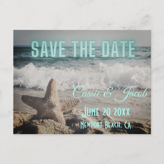 Moderne Strandlandschaft Save the Date Postkarte (Vorderseite)