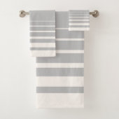 Moderne Streifen Dose Gray und Buttercreme Badhandtuch Set (Insitu)