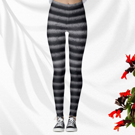 Moderne Streifen Holzkohle Schwarz und Weiß Leggings