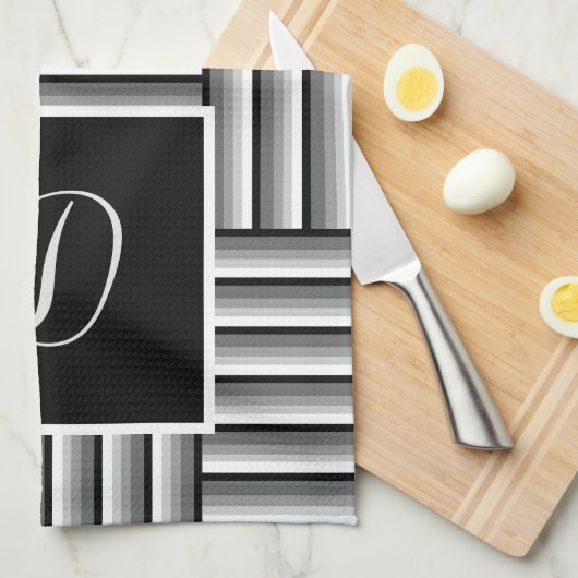 Moderne Streifen in Schwarz, Weiß und Grau - Monog Geschirrtuch (Viertel Falte)