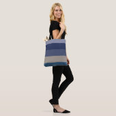 Moderne Streifen mit Monogramm-Farbtönen in Blau Tasche (Am Model)