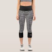 Moderne Streifen mit schwarzer Heftongram Capri Leggings (Vorderseite)