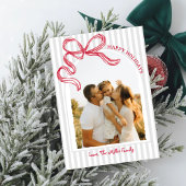 Moderne Streifenbogen-Fotokarte für Feiertage mit  Einladung