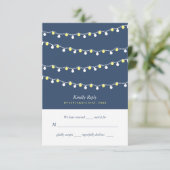 Moderne String Lights, Gelb & Weiß Wedding RSVP Karte (Stehend Vorderseite)