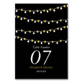 Moderne String Lights, White & Gold Wedding Tischnummer (Vorderseite)