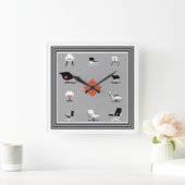 Moderne Stühle aus dem Mittelalter Retro-Farben Quadratische Wanduhr (Zuhause)