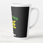 MODERNE, STYLISCH ZOLLBARE, SCHWARZE VERIFIZIERTE MILCHTASSE (Rechts)