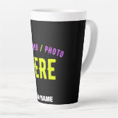 MODERNE, STYLISCH ZOLLBARE, SCHWARZE VERIFIZIERTE MILCHTASSE (Rechte Ecke)