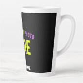 MODERNE, STYLISCH ZOLLBARE, SCHWARZE VERIFIZIERTE MILCHTASSE (Rechts)