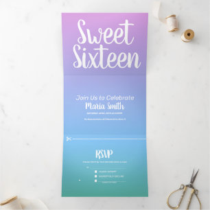 Moderne Sweet 16 Lila Blue Ombre Fotografie Dreifach Gefaltete Einladung