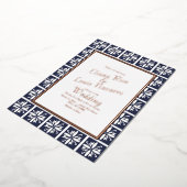Moderne Talavera Navy Blue Wedding gepresst Folieneinladung (Gedreht)