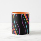Moderne Tasse von Pattern mit farbigen Waves (Zentrum)