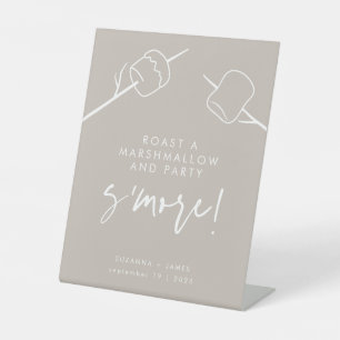 Moderne Taupe Calligraphy Marshmallow S'mores Bar Sockelschild