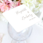 Moderne Taupe Script Wedding Rechteckiger Pappuntersetzer<br><div class="desc">Diese einfachen,  modernen Hochzeitsfavoriten sind mit einem auf den rechten Rand auf weißem Hintergrund ausgerichteten Taupe-Text ausgestattet. Fügen Sie die Namen des Paares in stilvoller Handschrift Kalligrafie hinzu.</div>