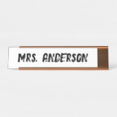 Moderne Teacher-Schreibtisch-Platte mit individuel Schreibtischnamensplakette (Vorderseite )