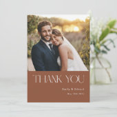 Moderne Terracotta-Foto Hochzeit Dankeskarte (Stehend Vorderseite)