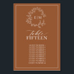 Moderne Terracotta Leafy Wappen Monogram Wedding Tischnummer<br><div class="desc">Erschaffen Sie den perfekten Empfang! Wir lieben diese moderne Terracotta Leafy Wappen Monogram Wedding Tischnummer! Es ist einfach, elegant und so hübsch, mit einem handgezeichneten, grünen Kranz umgeben von einem modernen Hochzeitsmonogramm. Es ist in eleganter Typografie personalisiert und mit handgeschriebener Kalligrafie akzentuiert. Schließlich ist es in einem zarten Rahmen geschnitten....</div>