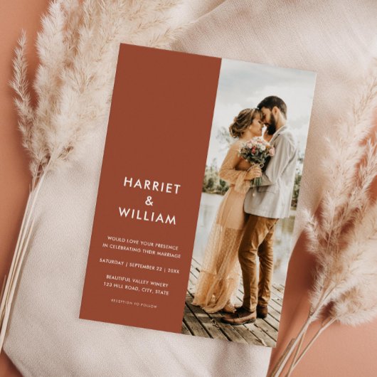 Moderne Terracotta Rost Minimalistische Hochzeit Einladung